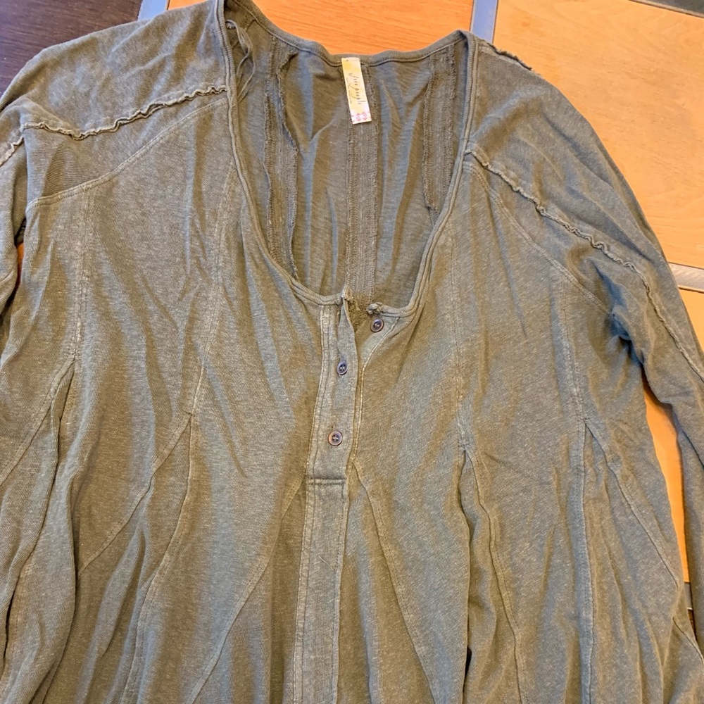 Free People long sleeve flowy top. XS